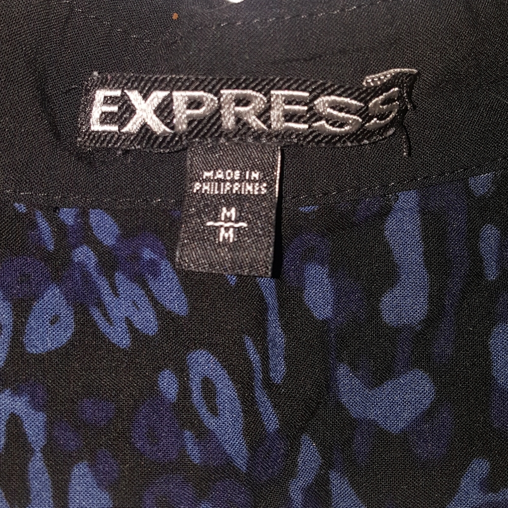 Express button down blouse size medium‎ - Picture 3 of 6
